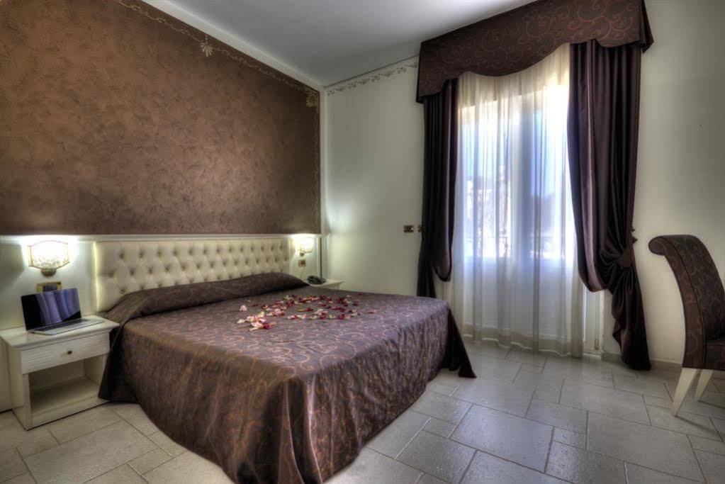 Hotel Madonna Delle Grazie Ceglie Messapica Ngoại thất bức ảnh